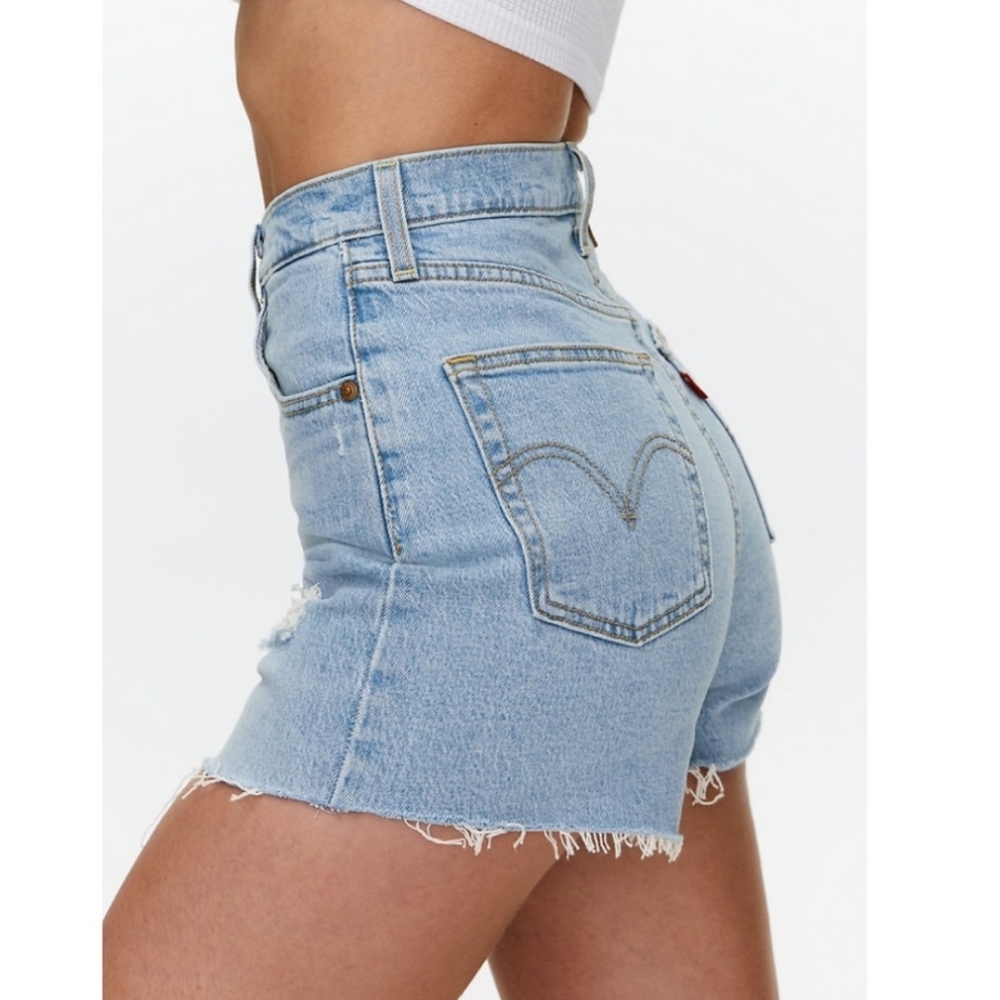 Levi’s Ribcage Denim High Rise Shorts Tango Pulse - Picture 3 of 10